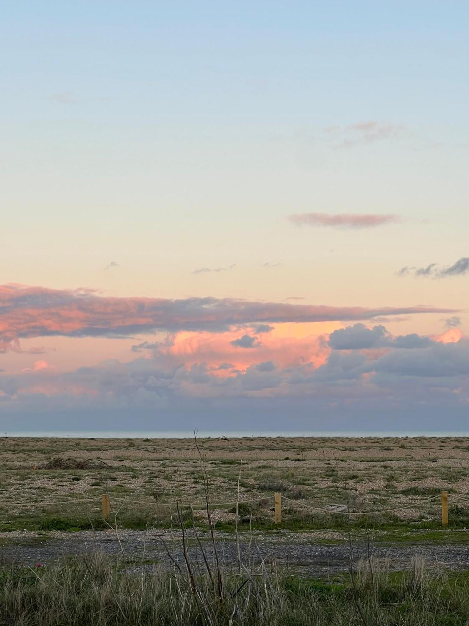 Bed and Breakfast Pluto House Dungeness Esterno foto